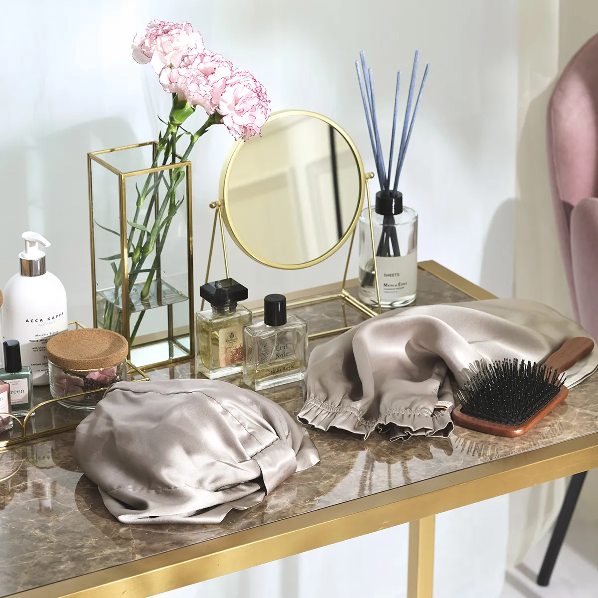 ゆったりとしたリラックスシルエット スマートな佇まいと快適な着心地