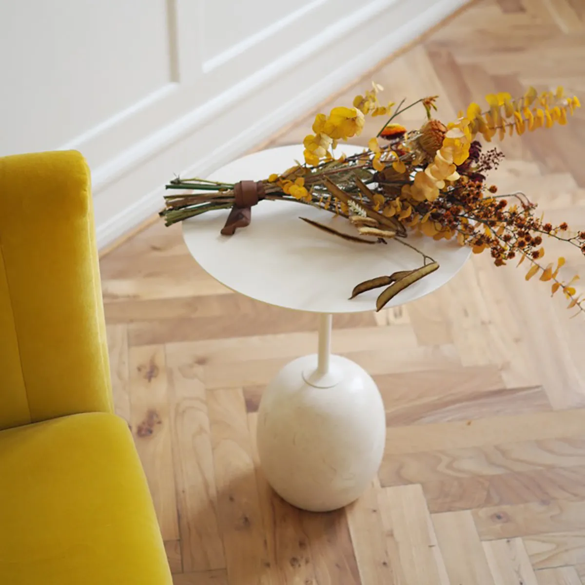 ラトラウンドテーブル ホテルライクインテリア