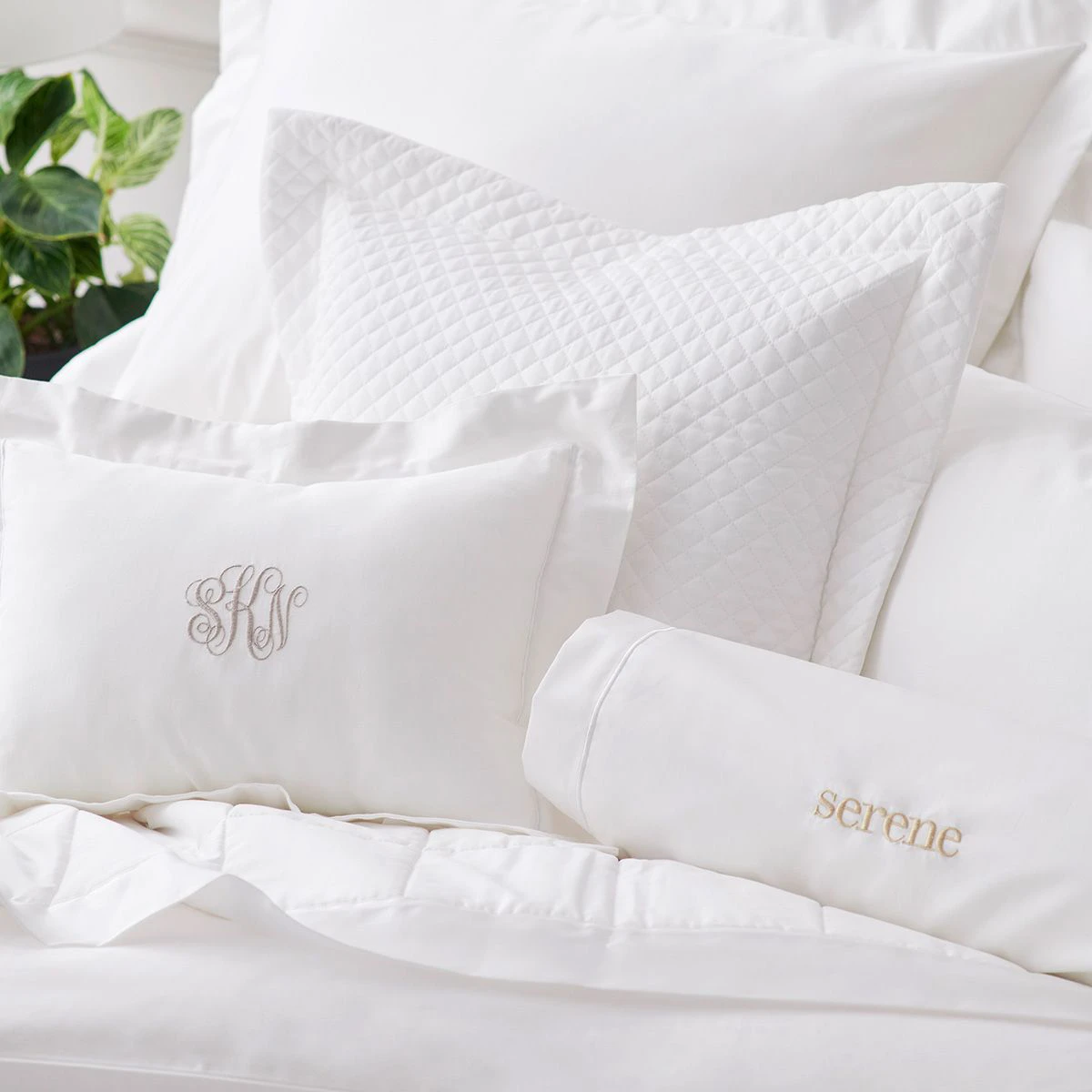 モノグラム刺繍で広がる楽しみ やわらかさ、豊かな光沢感