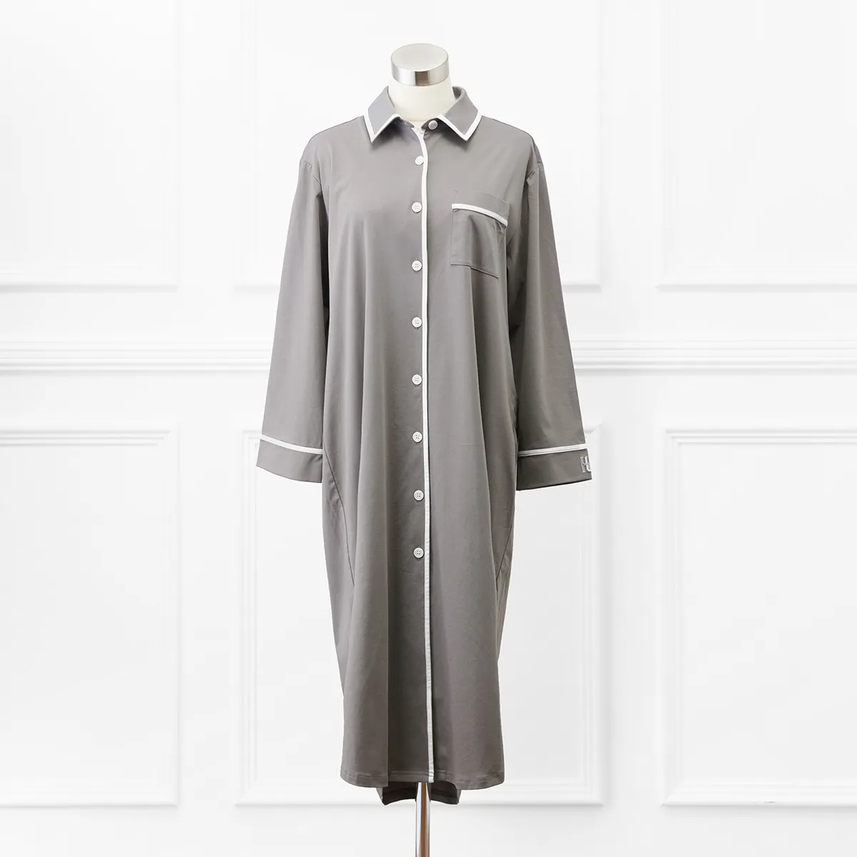 ゆったりとしたリラックスシルエット スマートな佇まいと快適な着心地