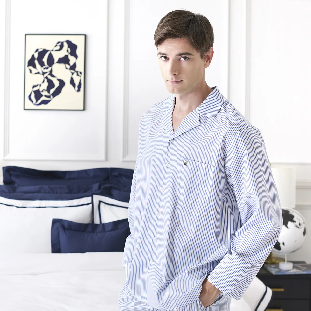 ゆったりとしたリラックスシルエット スマートな佇まいと快適な着心地