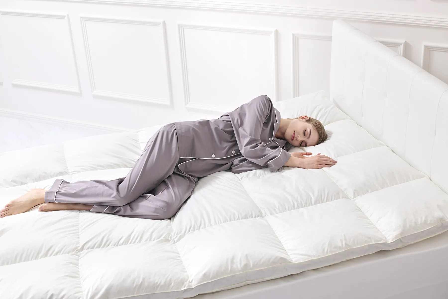 ダウン・フェザーベッドパッド HOTEL LIKE INTERIOR