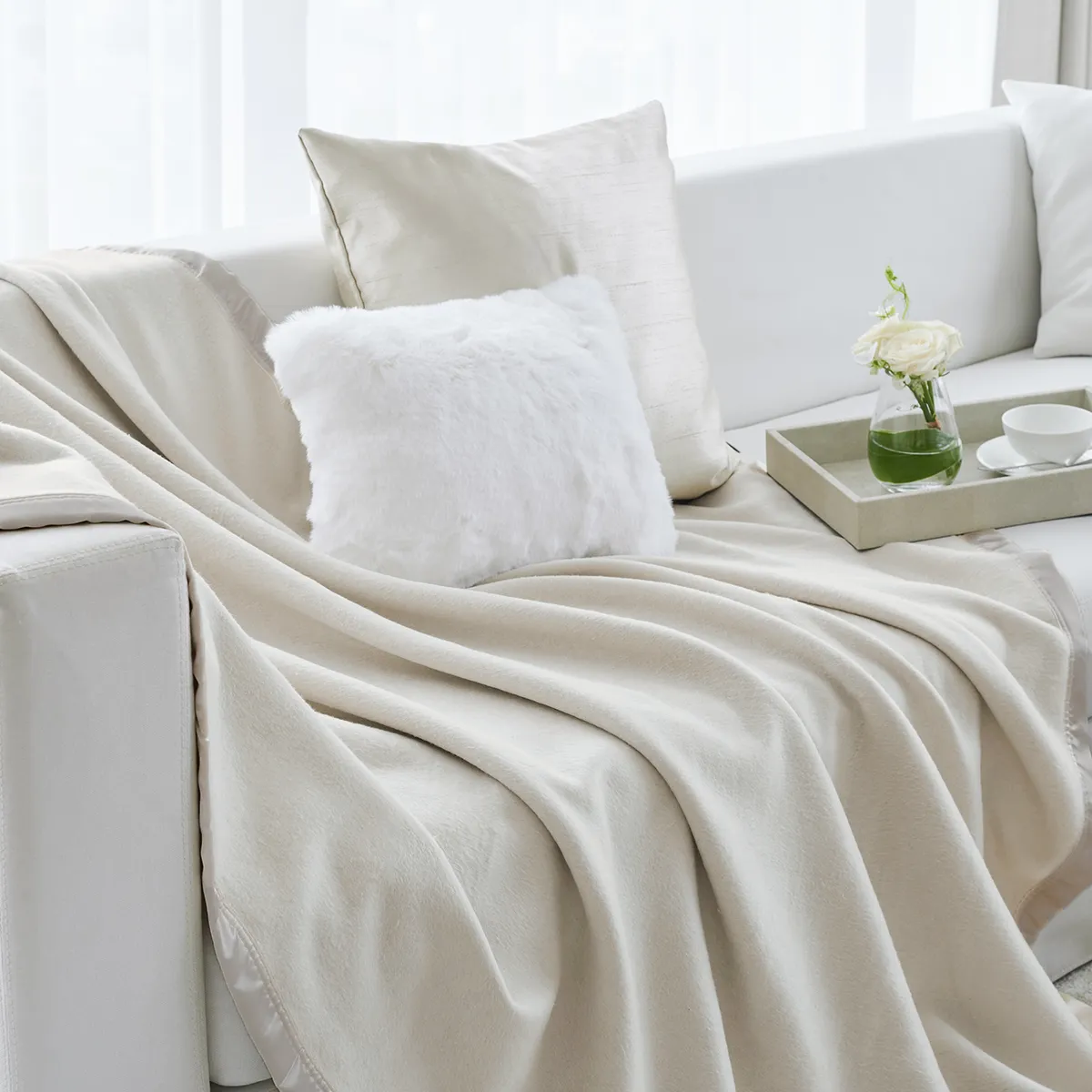 シルクブランケット 140cm x 200cm クリーム色 シルクブランケット | ハーフ | 140×100cm