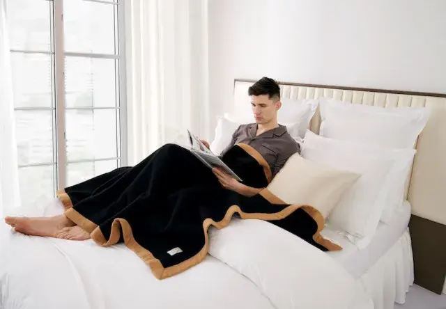 ブラックのブランケット・高級ウール 毛布 | シングル | 140×190cm