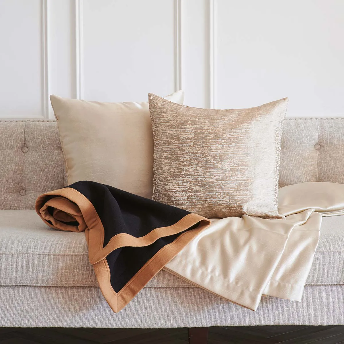 ブラックのブランケット・高級ウール 毛布 | シングル | 140×190cm