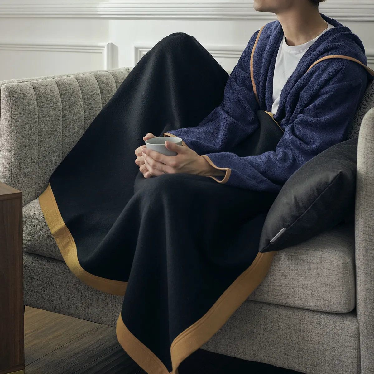 ホテルライクインテリア ウールバイカラーブランケット シングル 毛布・ひざ掛け ブラックのブランケット・高級ウール 毛布 | シングル | 140×190cm